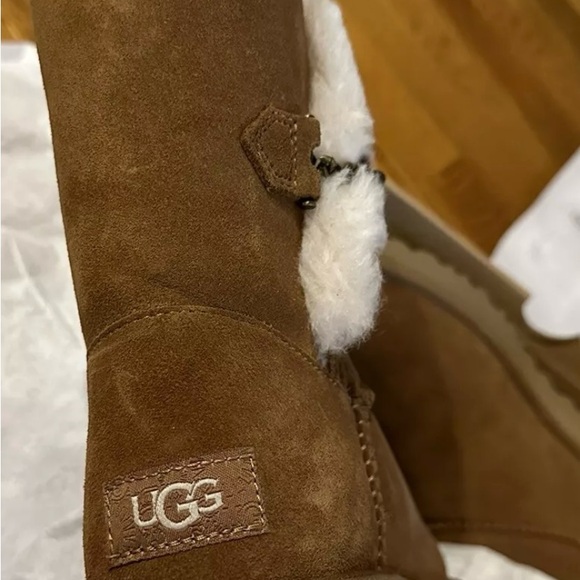 UGG Estera UGGplush Faux Fur Lined Boot - Worn 2X. Basically New! Tan Suede. - Picture 4 of 5